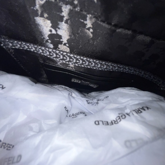 Karl Lagerfeld: Camera Ikons Photography Crossbody Bag - Picture 9 of 12